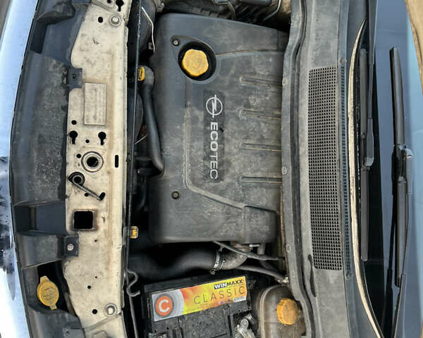 Желтый Опель Зафира, объемом двигателя 1.9 л и пробегом 494 тыс. км за 3400 $, фото 16 на Automoto.ua