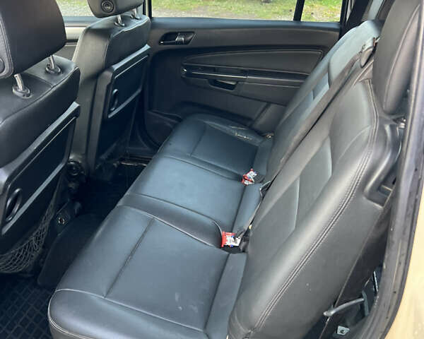 Желтый Опель Зафира, объемом двигателя 1.9 л и пробегом 494 тыс. км за 3400 $, фото 14 на Automoto.ua