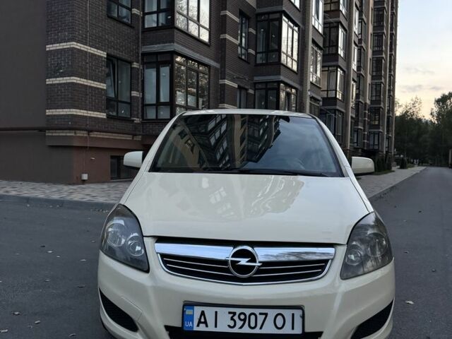 Желтый Опель Зафира, объемом двигателя 1.9 л и пробегом 290 тыс. км за 5800 $, фото 1 на Automoto.ua