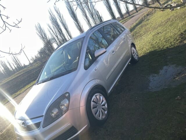 Серый Опель Зафира, объемом двигателя 1.8 л и пробегом 300 тыс. км за 5800 $, фото 6 на Automoto.ua