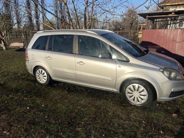 Серый Опель Зафира, объемом двигателя 1.8 л и пробегом 300 тыс. км за 5800 $, фото 7 на Automoto.ua