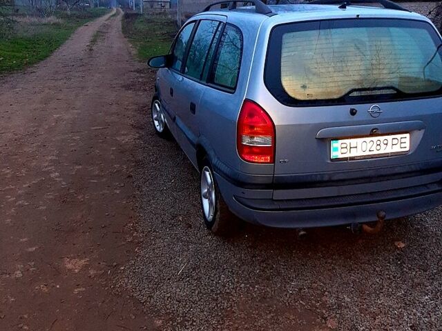 Серый Опель Зафира, объемом двигателя 1.6 л и пробегом 283 тыс. км за 2450 $, фото 2 на Automoto.ua