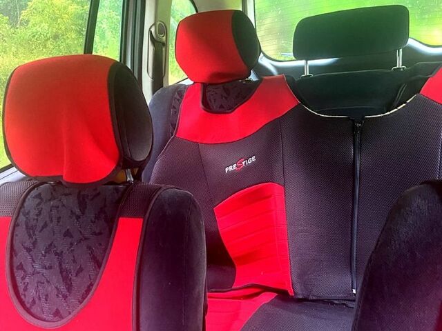 Сірий Опель Зафіра, об'ємом двигуна 2 л та пробігом 300 тис. км за 2600 $, фото 5 на Automoto.ua