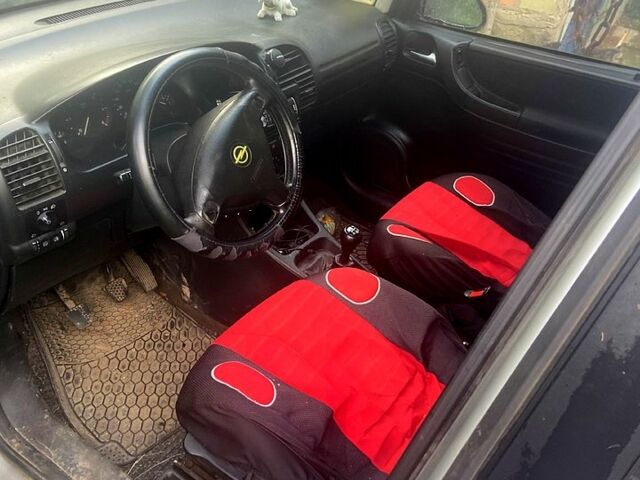 Сірий Опель Зафіра, об'ємом двигуна 2 л та пробігом 300 тис. км за 2600 $, фото 6 на Automoto.ua