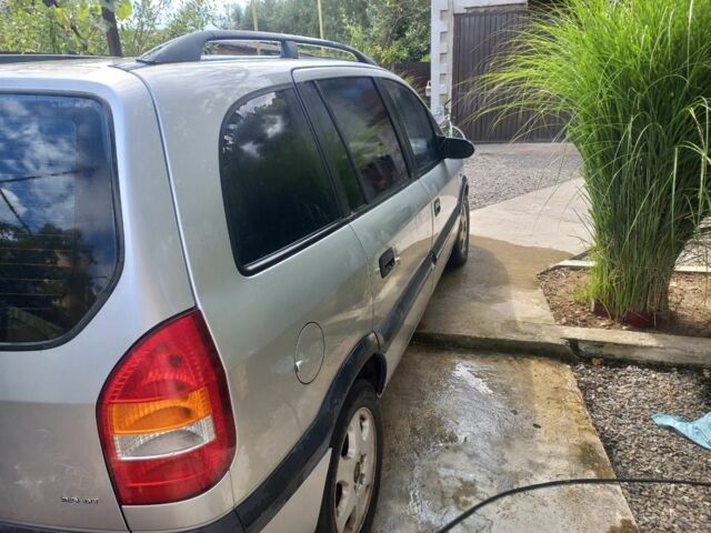 Серый Опель Зафира, объемом двигателя 2 л и пробегом 280 тыс. км за 3400 $, фото 2 на Automoto.ua