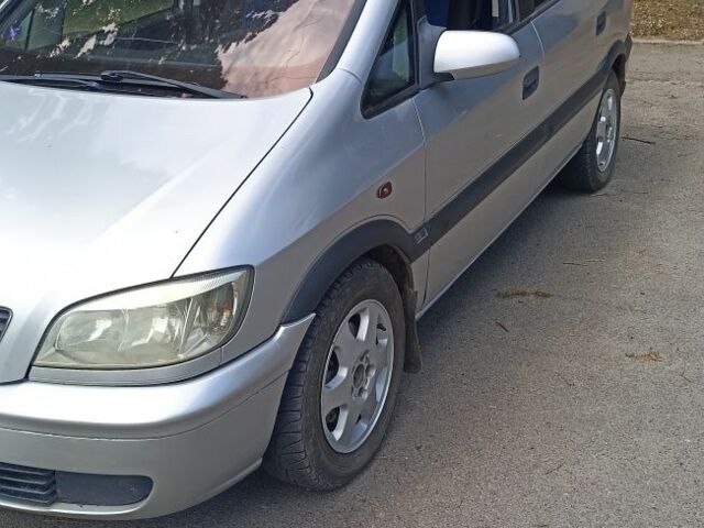 Серый Опель Зафира, объемом двигателя 2 л и пробегом 400 тыс. км за 3150 $, фото 2 на Automoto.ua