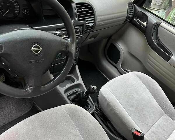 Серый Опель Зафира, объемом двигателя 1.8 л и пробегом 424 тыс. км за 3200 $, фото 7 на Automoto.ua