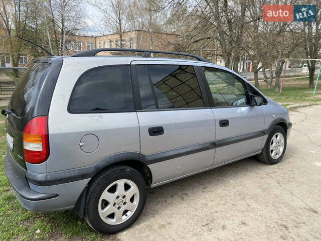 Серый Опель Зафира, объемом двигателя 1.8 л и пробегом 425 тыс. км за 3600 $, фото 3 на Automoto.ua