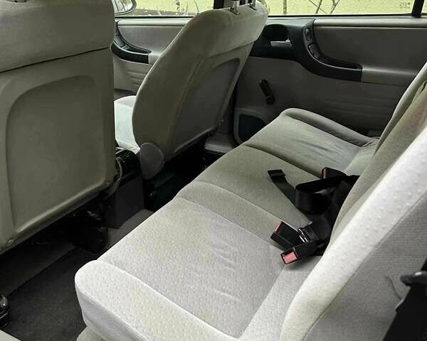 Серый Опель Зафира, объемом двигателя 1.8 л и пробегом 424 тыс. км за 3200 $, фото 13 на Automoto.ua