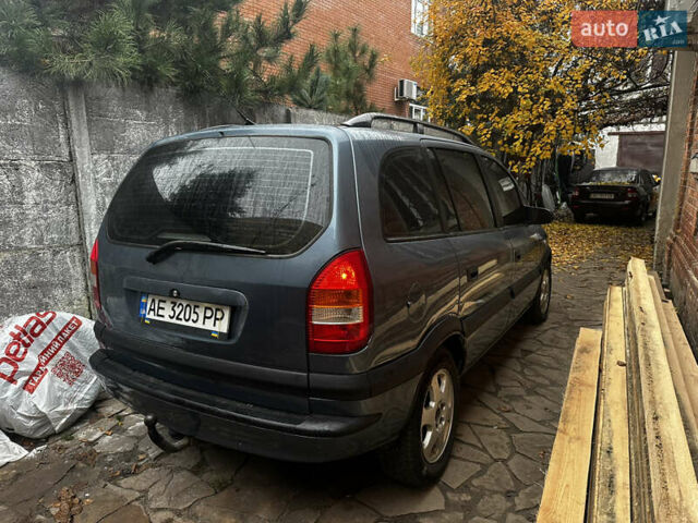 Серый Опель Зафира, объемом двигателя 2 л и пробегом 320 тыс. км за 4250 $, фото 1 на Automoto.ua