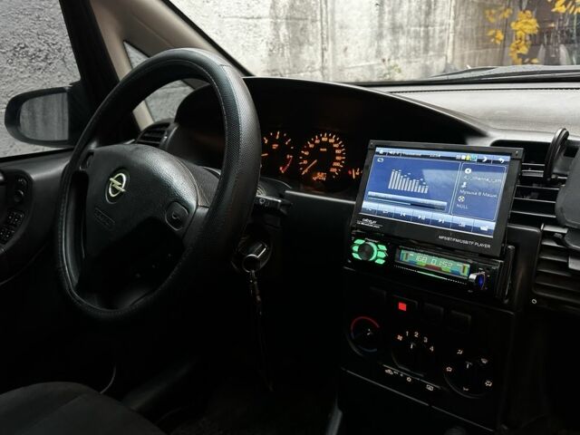 Сірий Опель Зафіра, об'ємом двигуна 2 л та пробігом 350 тис. км за 4250 $, фото 7 на Automoto.ua