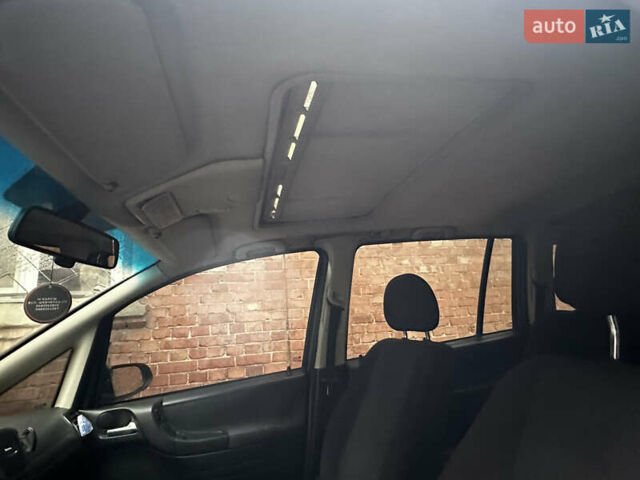 Серый Опель Зафира, объемом двигателя 2 л и пробегом 320 тыс. км за 4250 $, фото 10 на Automoto.ua