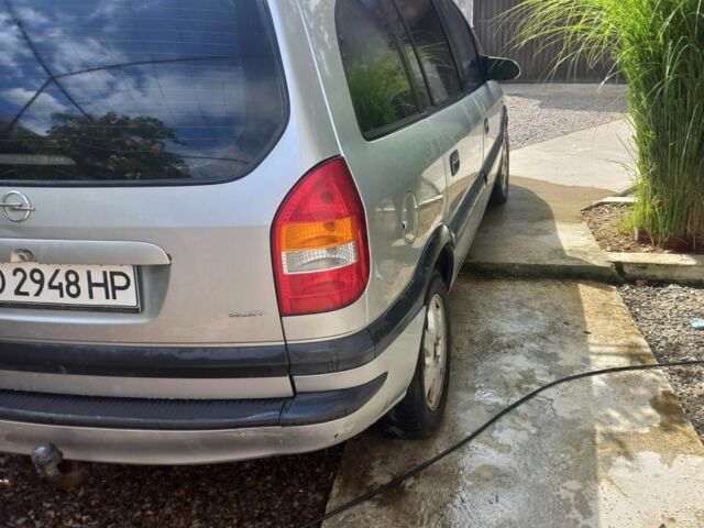 Серый Опель Зафира, объемом двигателя 2 л и пробегом 280 тыс. км за 3400 $, фото 3 на Automoto.ua