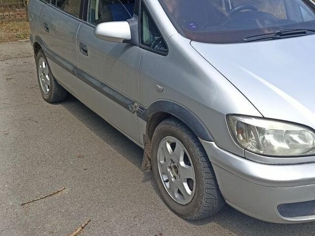 Серый Опель Зафира, объемом двигателя 2 л и пробегом 400 тыс. км за 3150 $, фото 1 на Automoto.ua