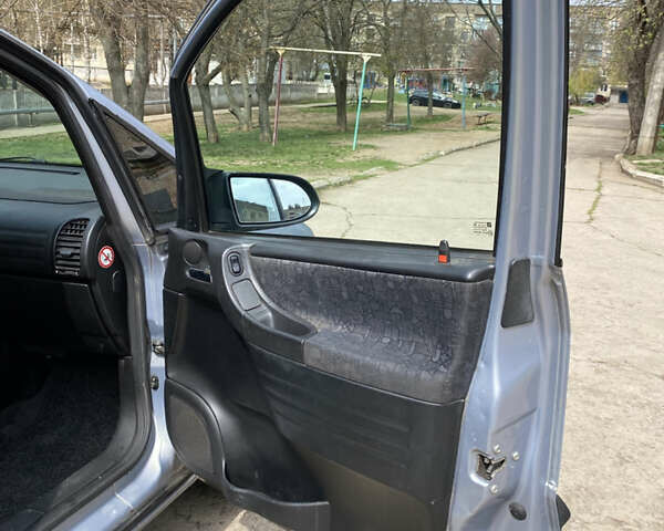Серый Опель Зафира, объемом двигателя 1.8 л и пробегом 425 тыс. км за 3600 $, фото 6 на Automoto.ua