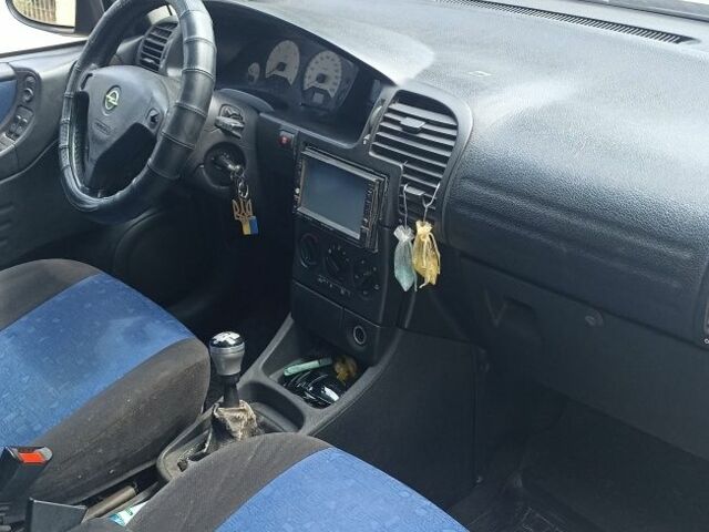 Серый Опель Зафира, объемом двигателя 2 л и пробегом 400 тыс. км за 3150 $, фото 4 на Automoto.ua