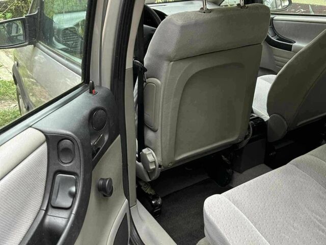 Сірий Опель Зафіра, об'ємом двигуна 1.8 л та пробігом 424 тис. км за 3200 $, фото 10 на Automoto.ua