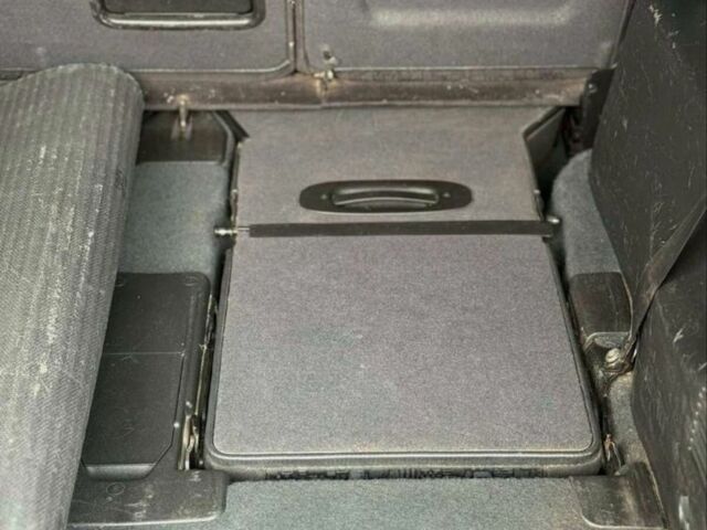 Серый Опель Зафира, объемом двигателя 2 л и пробегом 378 тыс. км за 2450 $, фото 7 на Automoto.ua