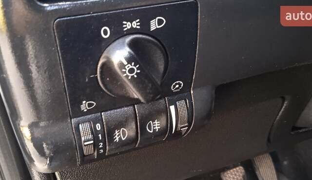 Серый Опель Зафира, объемом двигателя 2 л и пробегом 370 тыс. км за 3699 $, фото 25 на Automoto.ua