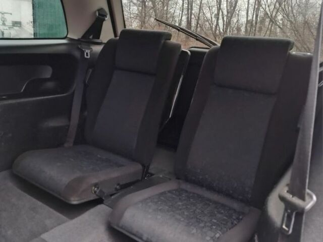 Серый Опель Зафира, объемом двигателя 2 л и пробегом 378 тыс. км за 2450 $, фото 9 на Automoto.ua