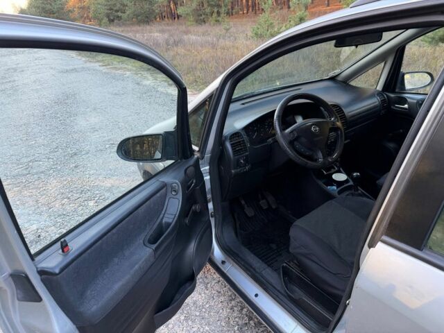 Серый Опель Зафира, объемом двигателя 2 л и пробегом 265 тыс. км за 3850 $, фото 8 на Automoto.ua