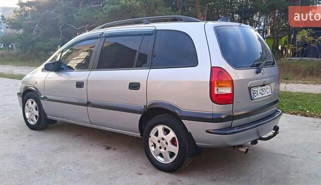 Серый Опель Зафира, объемом двигателя 2 л и пробегом 370 тыс. км за 3699 $, фото 2 на Automoto.ua