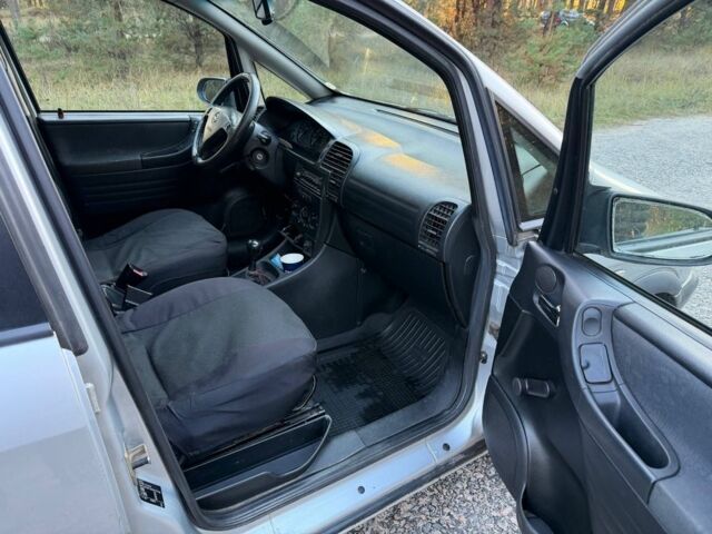 Серый Опель Зафира, объемом двигателя 2 л и пробегом 265 тыс. км за 3850 $, фото 10 на Automoto.ua