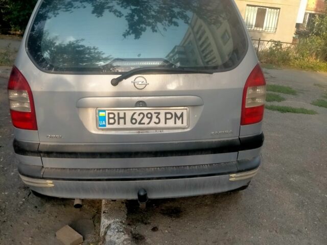 Серый Опель Зафира, объемом двигателя 1.8 л и пробегом 280 тыс. км за 140000 $, фото 2 на Automoto.ua