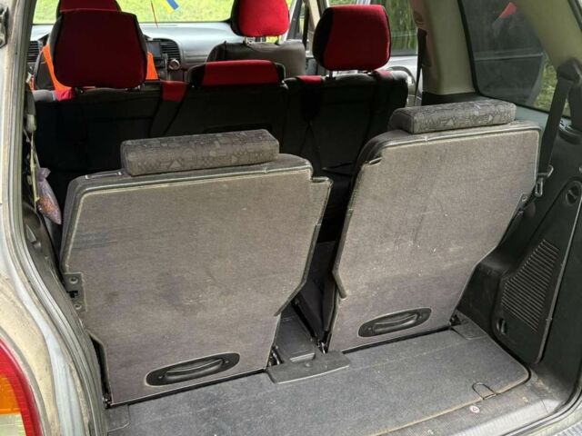 Серый Опель Зафира, объемом двигателя 2 л и пробегом 370 тыс. км за 3700 $, фото 4 на Automoto.ua