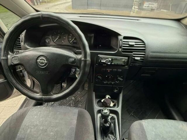 Серый Опель Зафира, объемом двигателя 2 л и пробегом 378 тыс. км за 2450 $, фото 14 на Automoto.ua