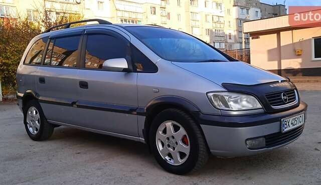 Серый Опель Зафира, объемом двигателя 2 л и пробегом 370 тыс. км за 3699 $, фото 39 на Automoto.ua