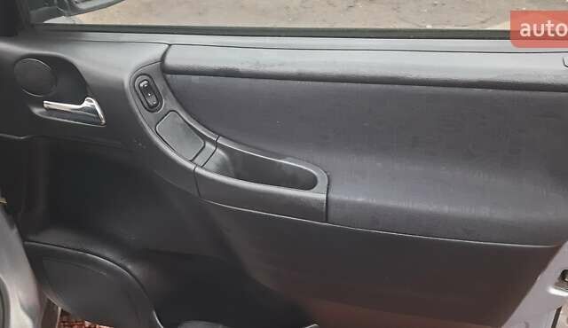 Сірий Опель Зафіра, об'ємом двигуна 1.8 л та пробігом 320 тис. км за 3550 $, фото 9 на Automoto.ua