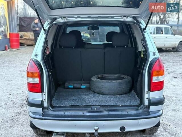 Серый Опель Зафира, объемом двигателя 1.8 л и пробегом 400 тыс. км за 4000 $, фото 6 на Automoto.ua