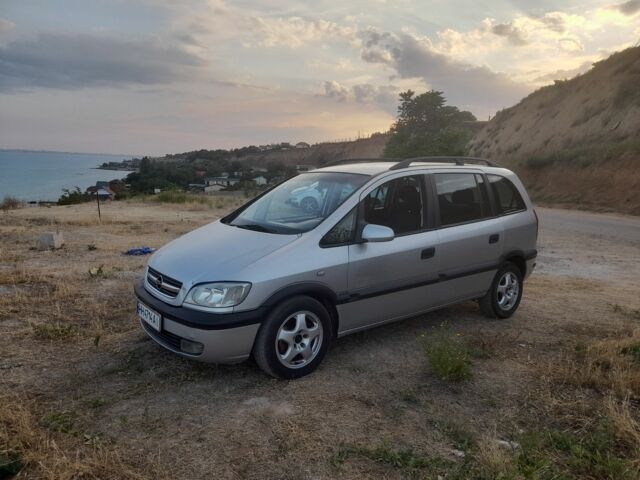 Серый Опель Зафира, объемом двигателя 2 л и пробегом 500 тыс. км за 2980 $, фото 1 на Automoto.ua