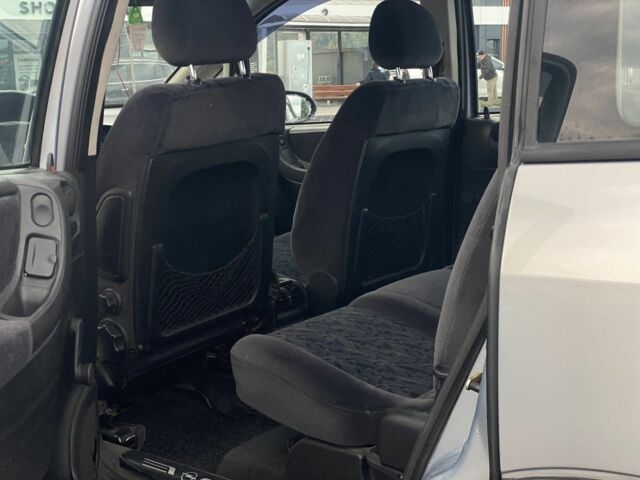 Сірий Опель Зафіра, об'ємом двигуна 2 л та пробігом 305 тис. км за 3400 $, фото 8 на Automoto.ua