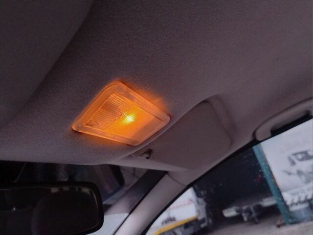 Серый Опель Зафира, объемом двигателя 2 л и пробегом 378 тыс. км за 2450 $, фото 12 на Automoto.ua