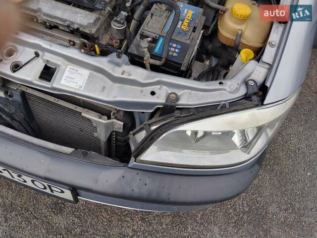 Сірий Опель Зафіра, об'ємом двигуна 1.8 л та пробігом 255 тис. км за 2350 $, фото 29 на Automoto.ua