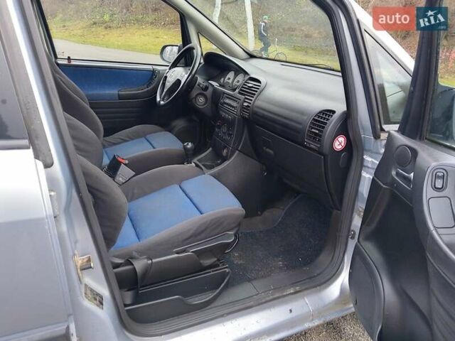 Сірий Опель Зафіра, об'ємом двигуна 1.8 л та пробігом 255 тис. км за 2350 $, фото 18 на Automoto.ua