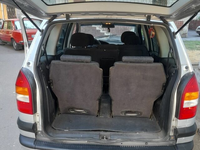 Серый Опель Зафира, объемом двигателя 2 л и пробегом 500 тыс. км за 2980 $, фото 8 на Automoto.ua