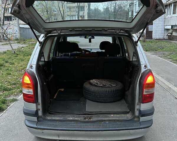Сірий Опель Зафіра, об'ємом двигуна 1.8 л та пробігом 433 тис. км за 2500 $, фото 7 на Automoto.ua