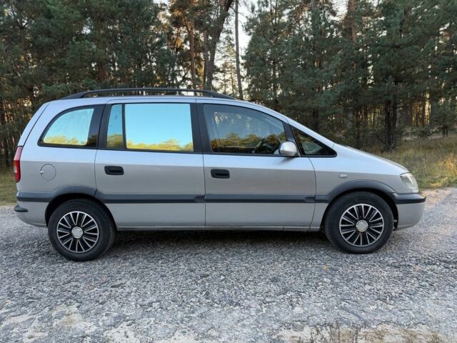 Серый Опель Зафира, объемом двигателя 2 л и пробегом 265 тыс. км за 3850 $, фото 3 на Automoto.ua