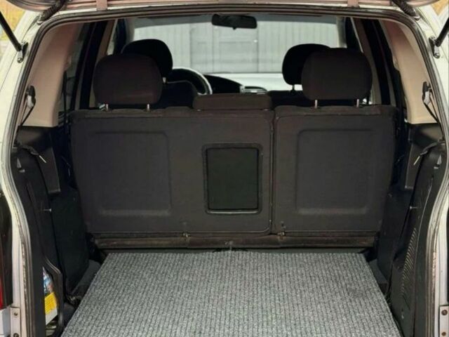 Серый Опель Зафира, объемом двигателя 2 л и пробегом 378 тыс. км за 2450 $, фото 6 на Automoto.ua