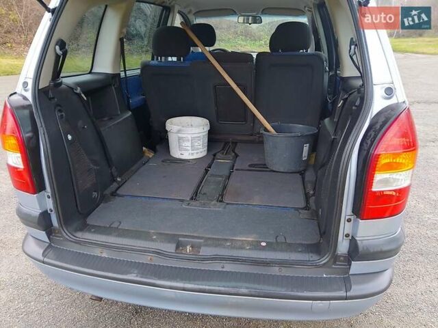 Серый Опель Зафира, объемом двигателя 1.8 л и пробегом 255 тыс. км за 2300 $, фото 28 на Automoto.ua