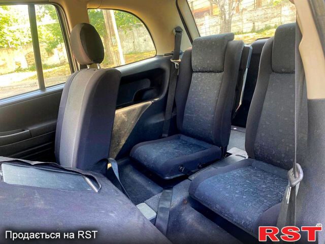 Серый Опель Зафира, объемом двигателя 2 л и пробегом 0 тыс. км за 3600 $, фото 9 на Automoto.ua