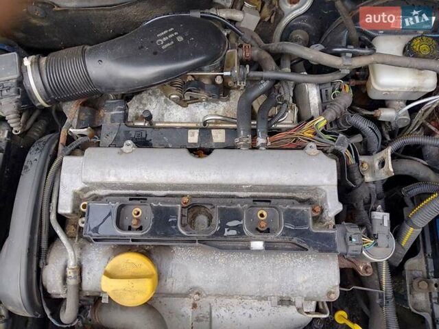 Сірий Опель Зафіра, об'ємом двигуна 1.8 л та пробігом 255 тис. км за 2350 $, фото 27 на Automoto.ua