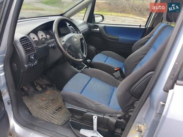 Сірий Опель Зафіра, об'ємом двигуна 1.8 л та пробігом 255 тис. км за 2350 $, фото 23 на Automoto.ua