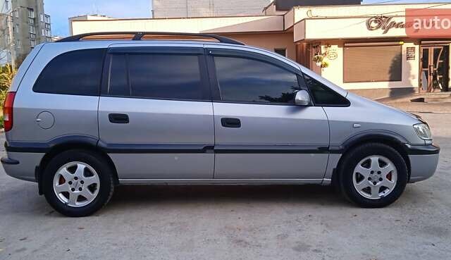 Серый Опель Зафира, объемом двигателя 2 л и пробегом 370 тыс. км за 3699 $, фото 7 на Automoto.ua