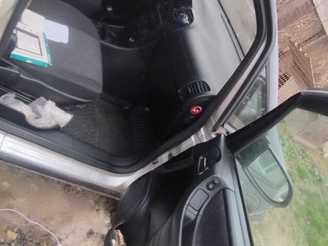 Сірий Опель Зафіра, об'ємом двигуна 2.2 л та пробігом 234 тис. км за 499 $, фото 3 на Automoto.ua