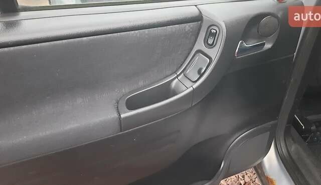 Сірий Опель Зафіра, об'ємом двигуна 1.8 л та пробігом 320 тис. км за 3550 $, фото 20 на Automoto.ua