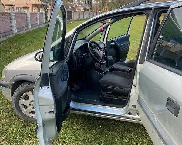 Серый Опель Зафира, объемом двигателя 2 л и пробегом 347 тыс. км за 3000 $, фото 5 на Automoto.ua